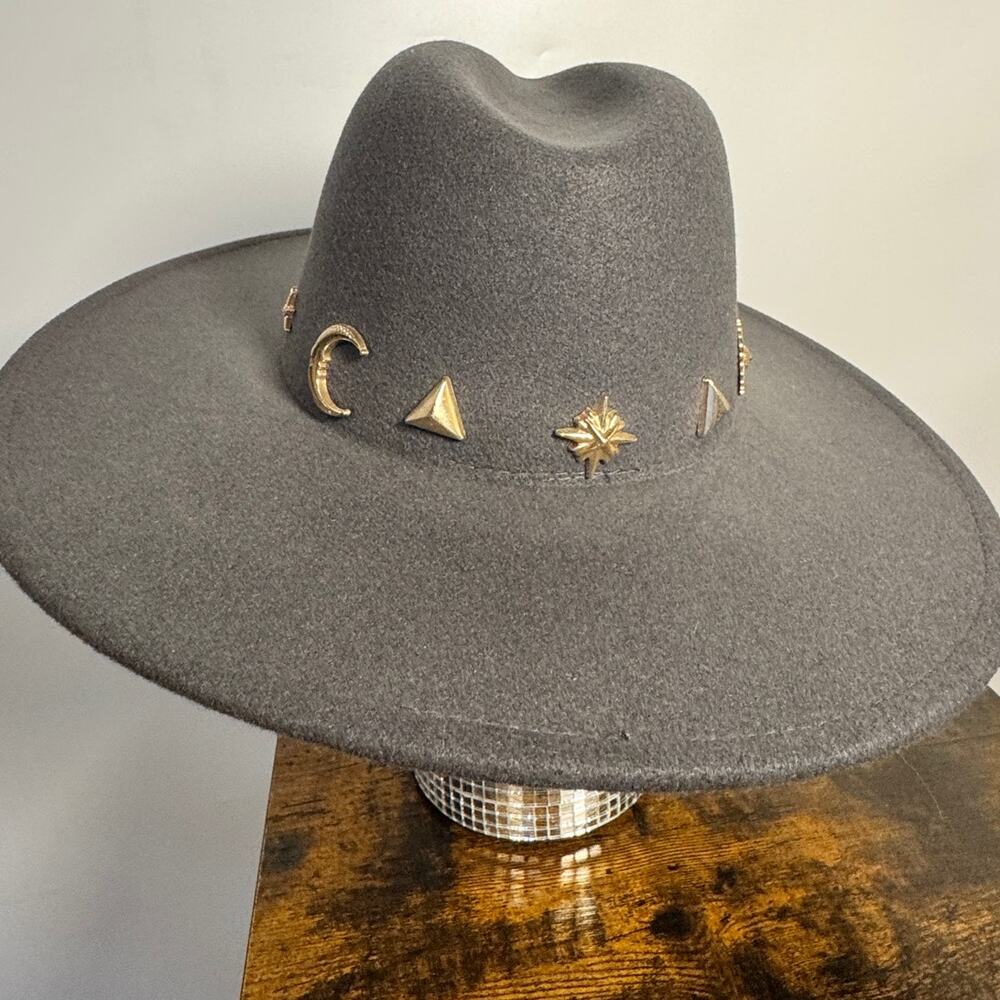 Anthropology GRAY Woven Ranch Faux Suede Hat W/ Gold Tone Pendants Boho - Picture 3 of 6